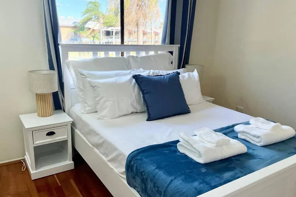 Whispering Palms Apartment Bongaree